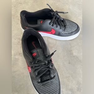 NIKE AIR FORCE 1 HEARTBREAK WOMEN'S SNEAKER - size 6.5